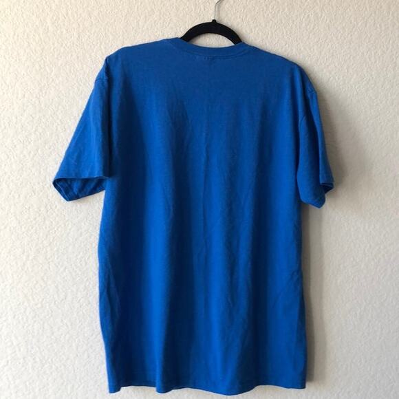 Native American team blue T-shirt OWYHEE Braves red graphic sz L - Picture 3 of 3